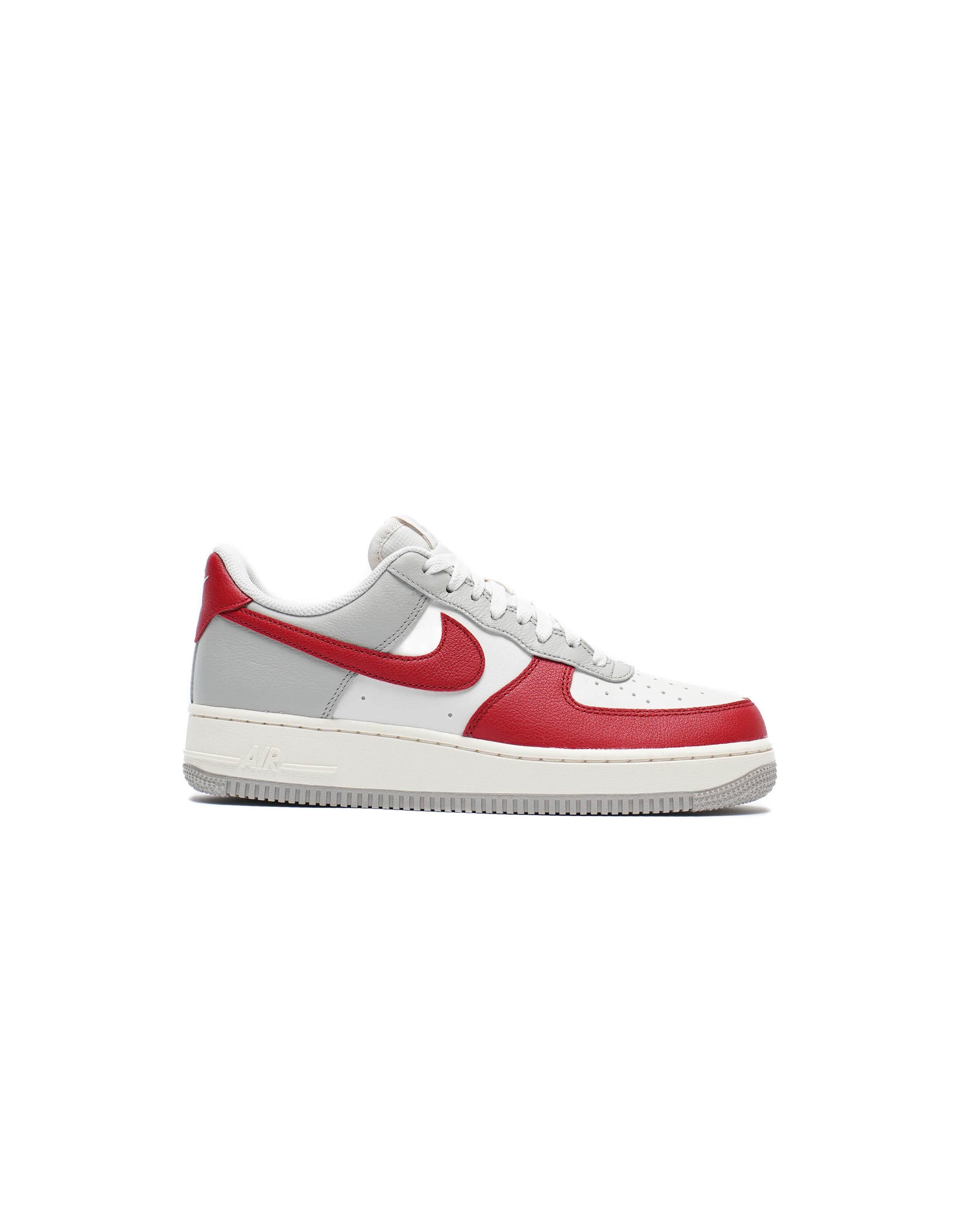 Nike AIR FORCE 1 '07 LV8