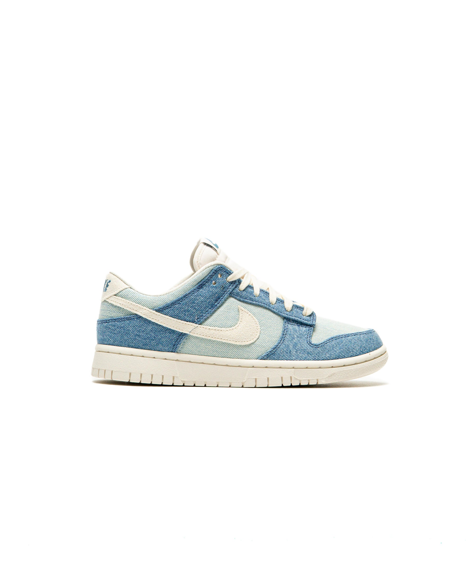 Nike WMNS DUNK LOW