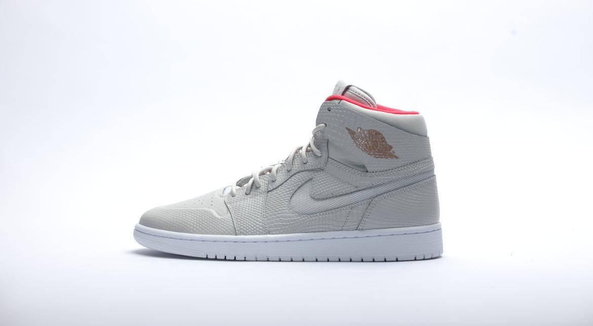 Air Jordan 1 Retro High Nouv "Light Bone"