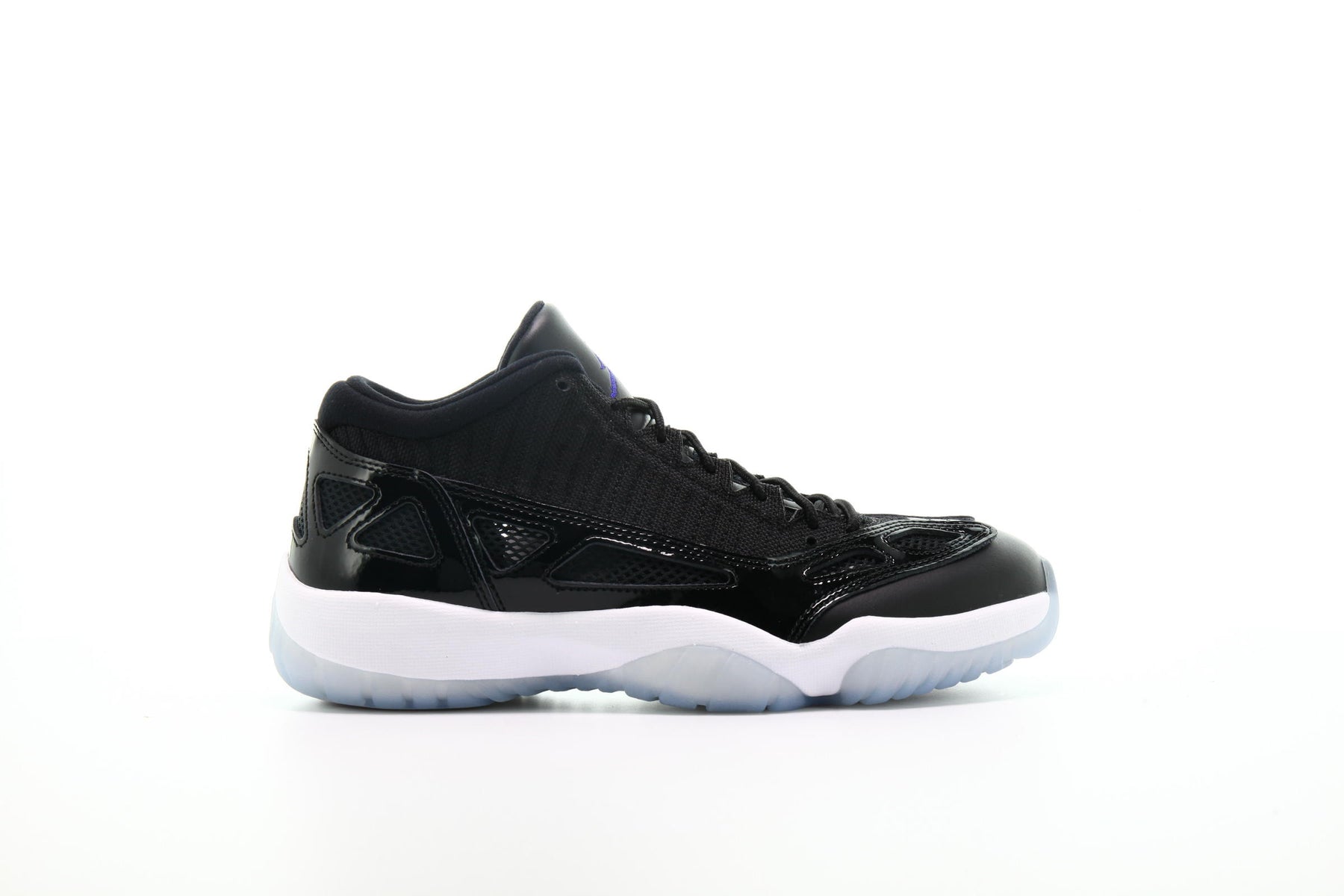 Air Jordan 11 Retro Low LE "Space Jam"