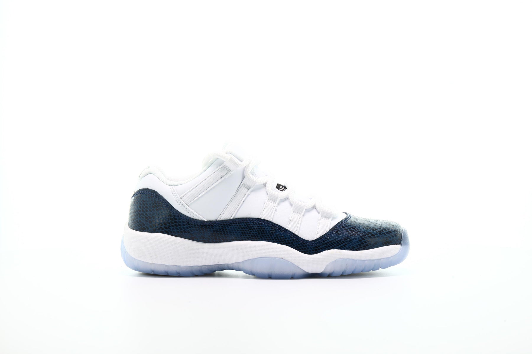 Air Jordan 11 Retro Low Le (GS) "White"