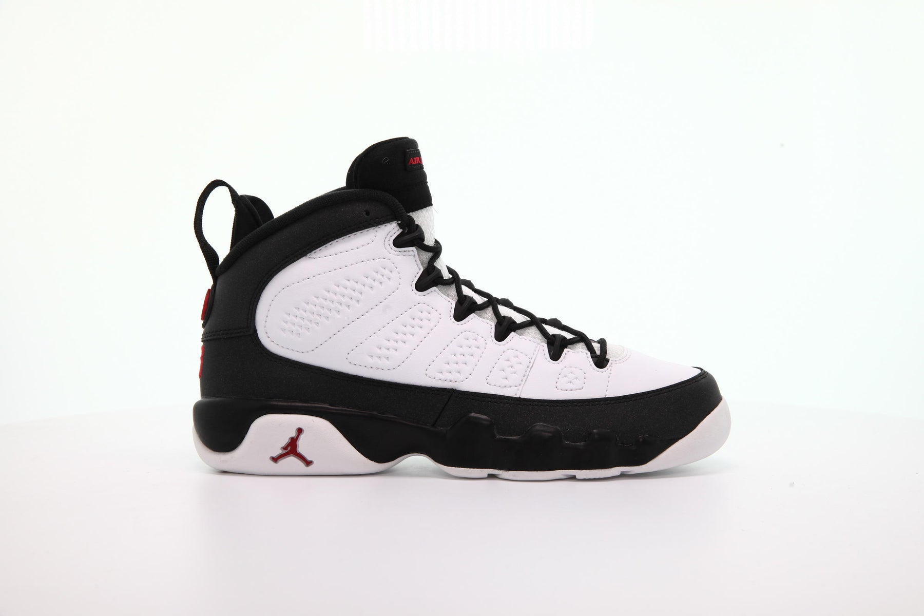 Air Jordan 9 Retro BG "Black / White"