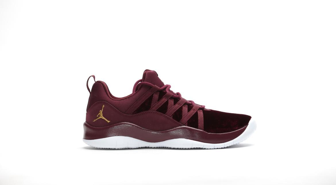 Air Jordan Deca Fly Prem Hc GG "Night Maroon"