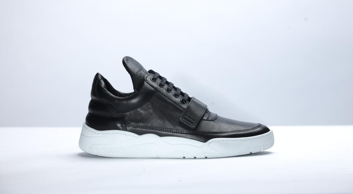 Filling Pieces Low Top Ghost "All Black"