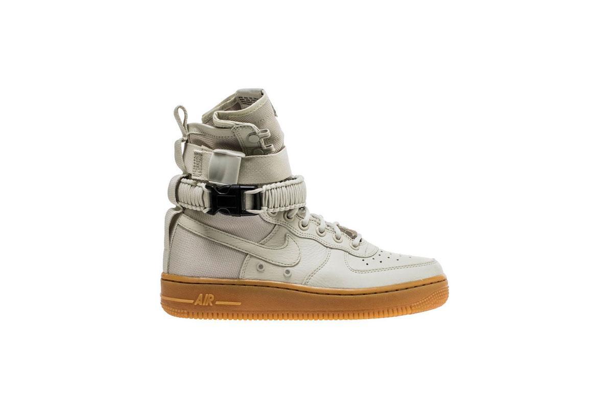 Nike Wmns Sf Air force 1 "Light Bone"