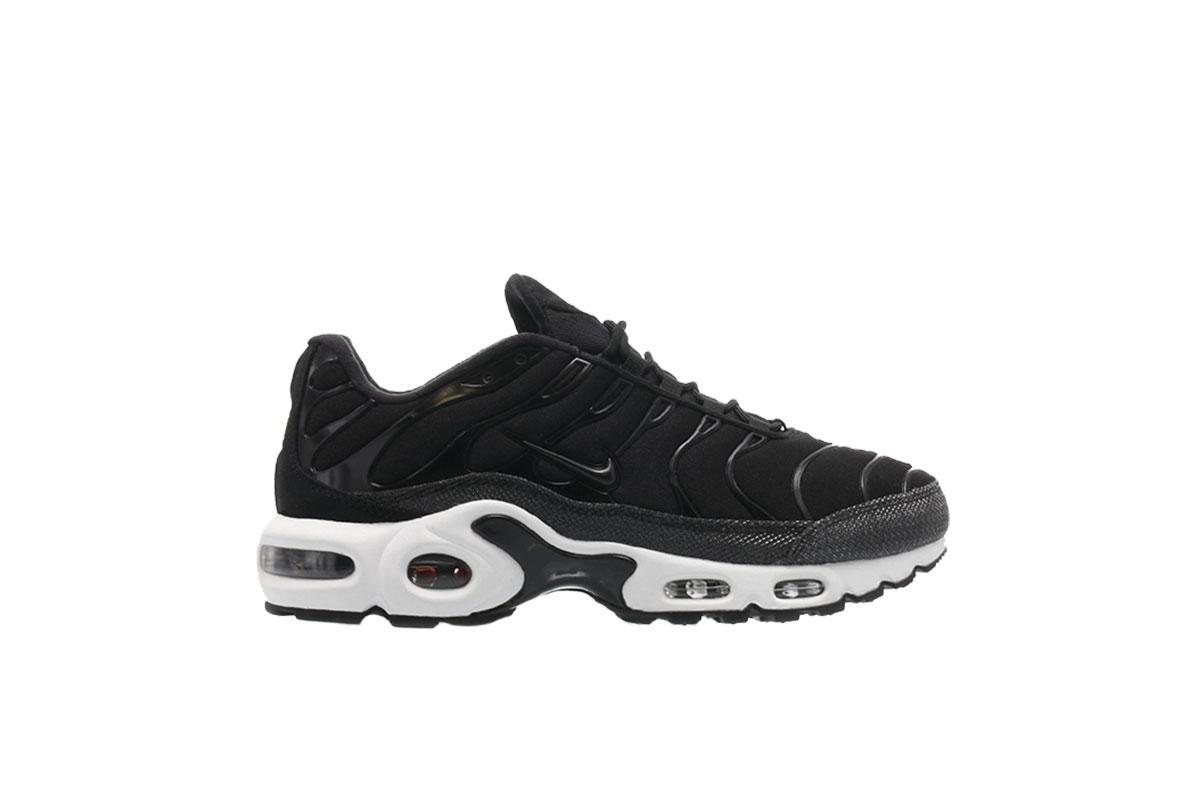 Nike Wmns Air Max Plus Premium "Black"