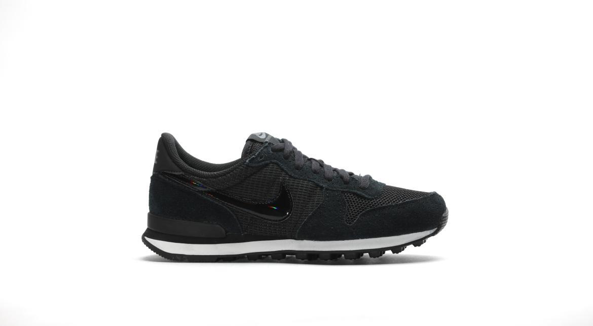 Nike Wmns Internationalist "Black"