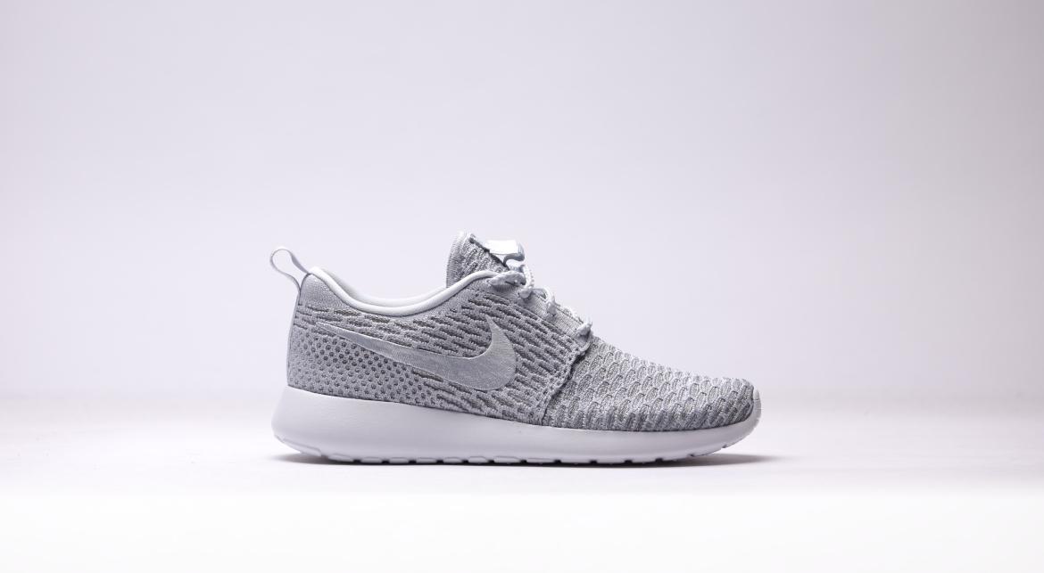 Nike Wmns Rosherun Flyknit "Wolf Grey"