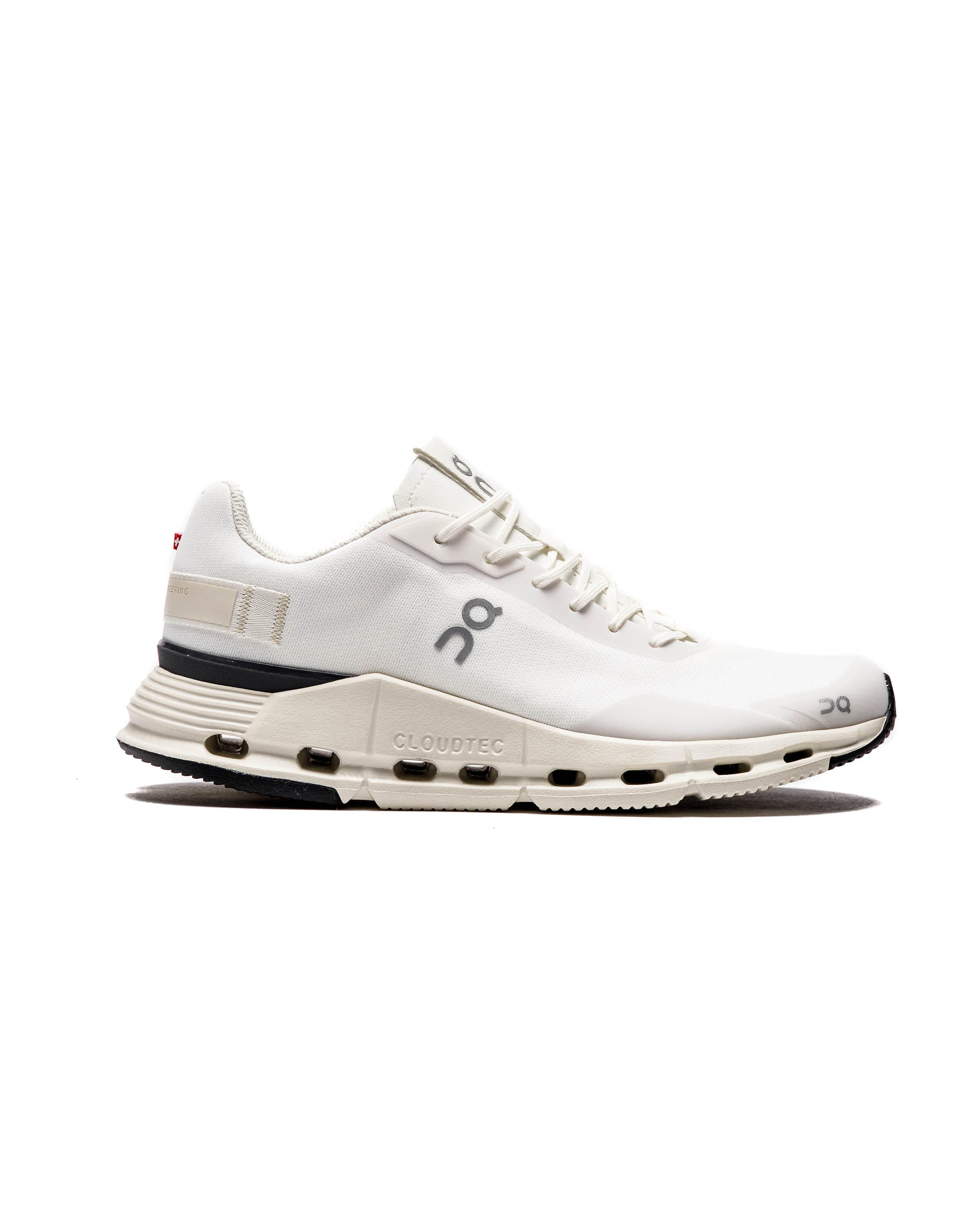 on-wmns-cloudnova-form-white-